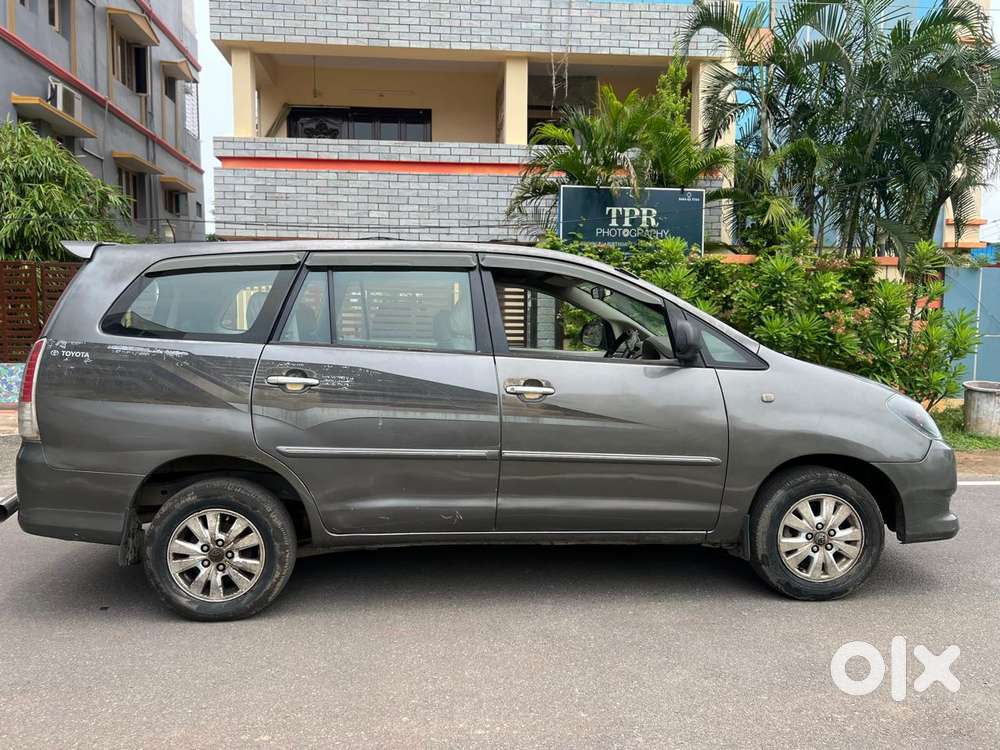 Toyota Innova 2.5 V Diesel 7-seater, 2009, Diesel