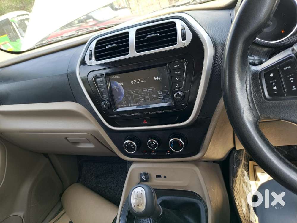 Mahindra Tuv 300 T10 Opt, 2018, Diesel