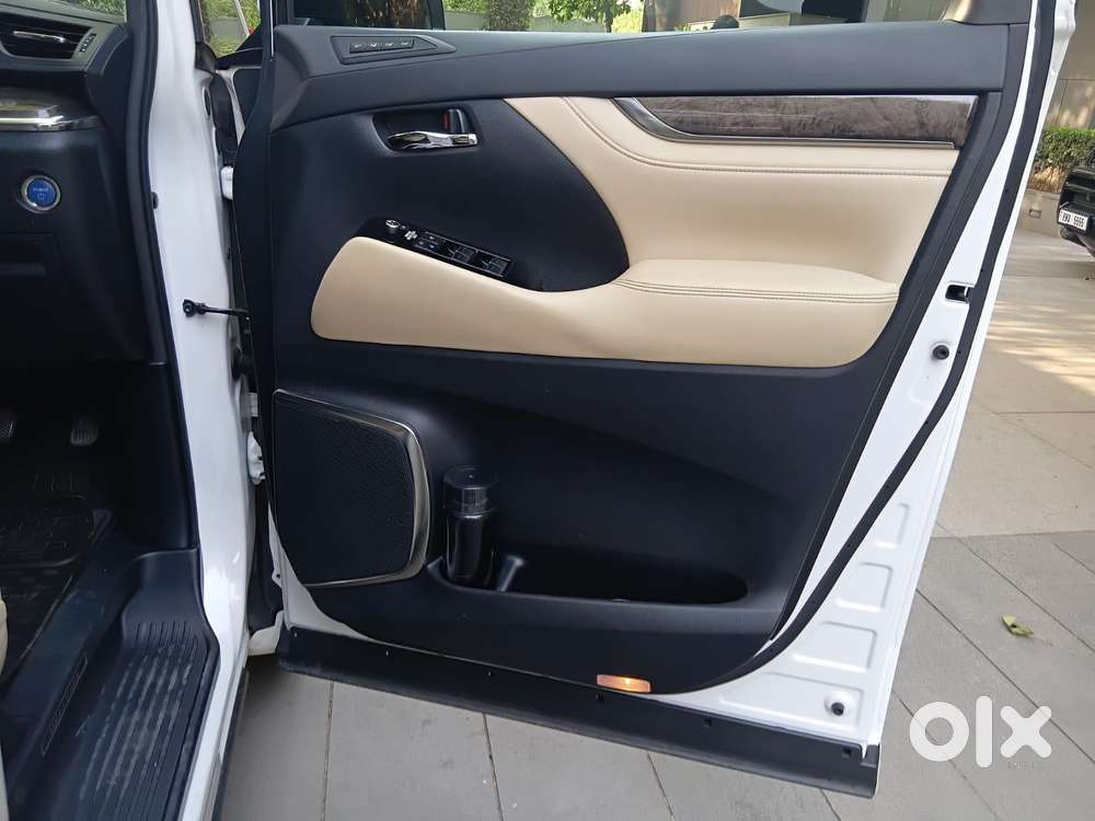 Toyota Vellfire Vip – Executive Lounge, 2022, Petrol