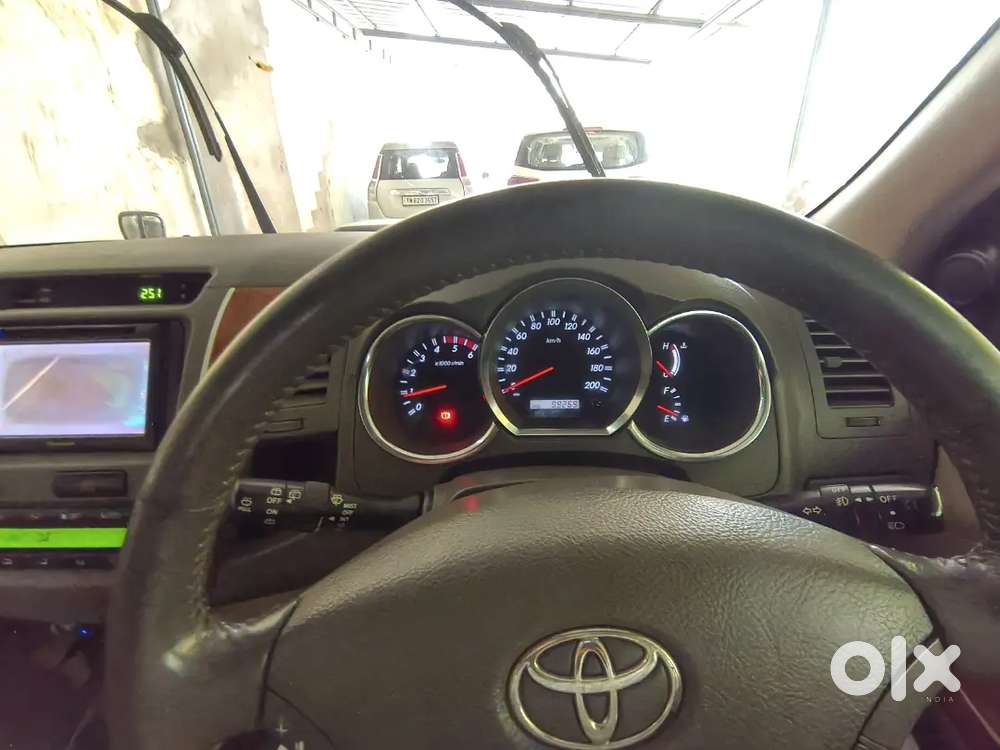 Toyota Fortuner 2011 4x4 Manual