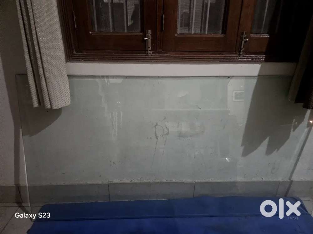 Dining glass