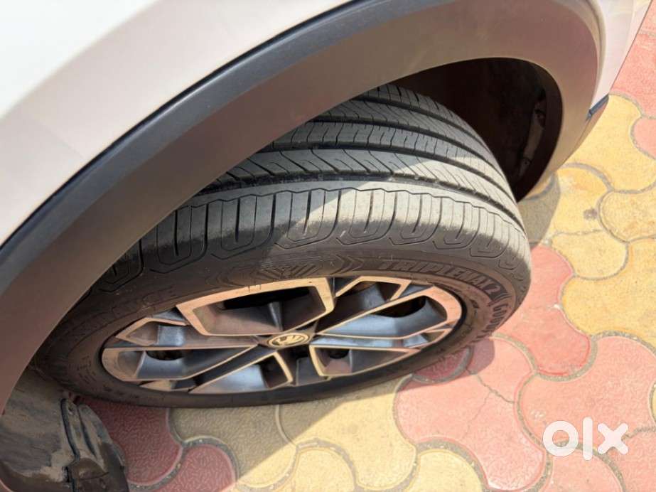 Skoda Kushaq 1.0 Tsi Style At, 2023, Petrol