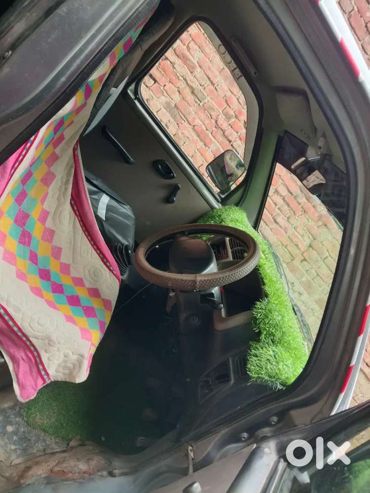 Maruti Suzuki Eeco 2015 Lpg Paas 195000 Km Driven