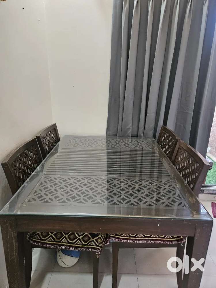 Good quality dining table at very low price
