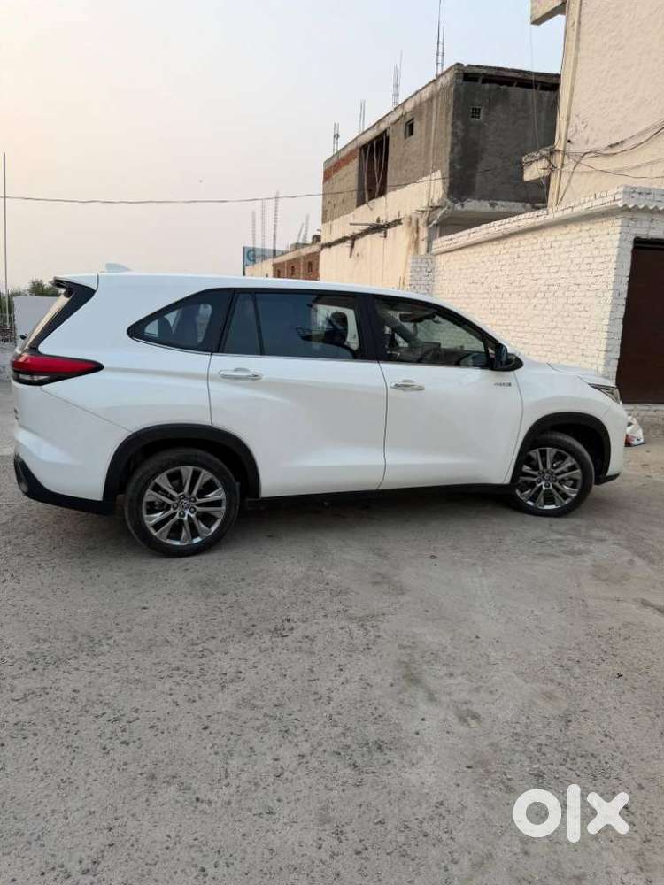 Toyota Innova Hycross 2.0 Zx (o) Hybrid 7 Str, 2024, Petrol