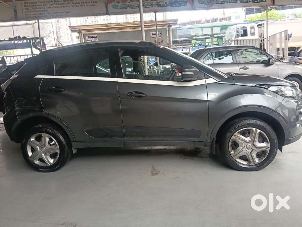 Tata Nexon, 2022, Petrol