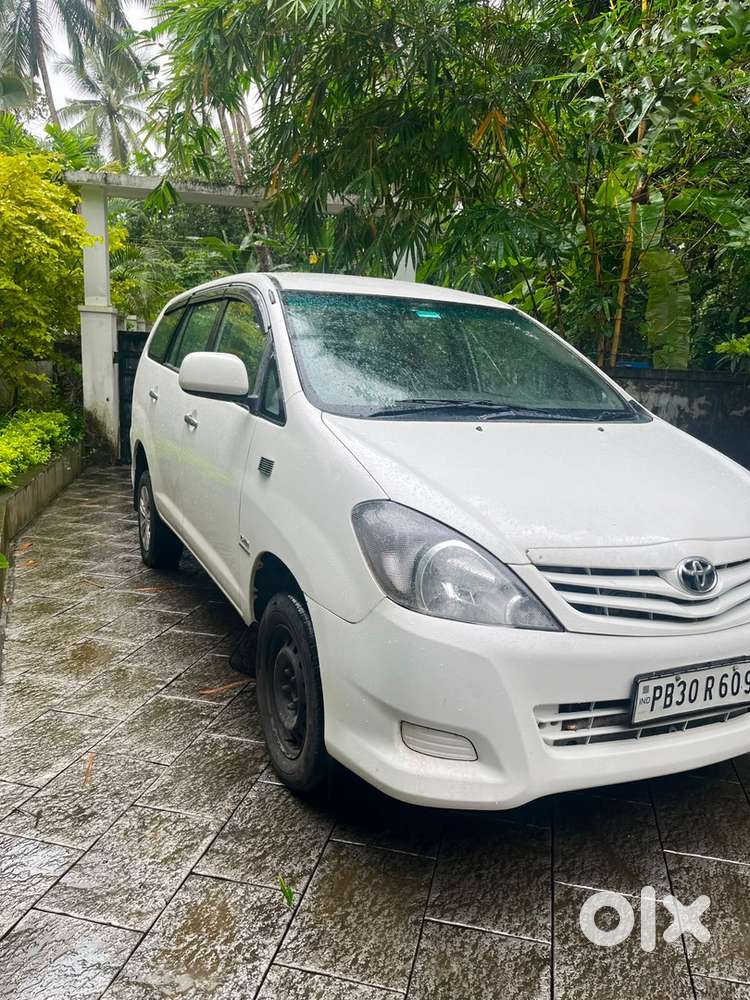 Toyota Innova Diesel 2011