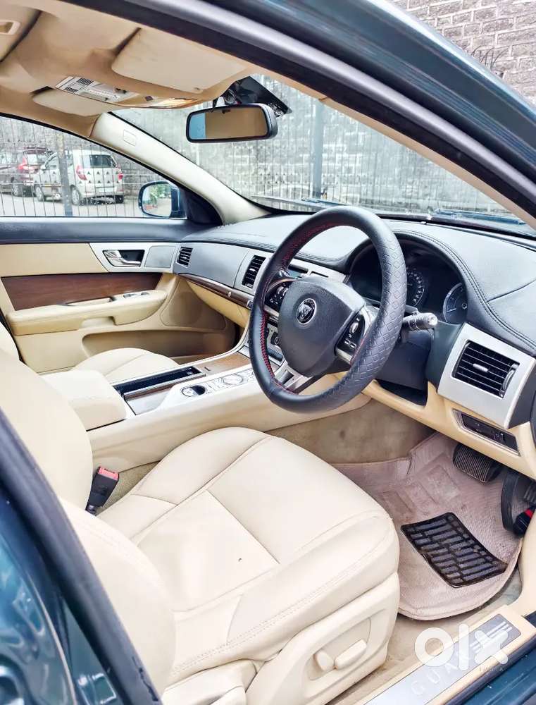Jaguar Xf 2013 Diesel 58000 Km Driven