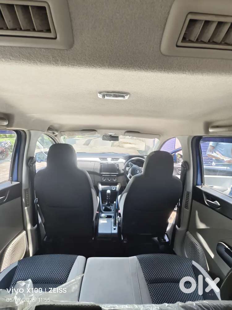 Renault Triber Gari Hai 7 Seater New Condition Mai Hai