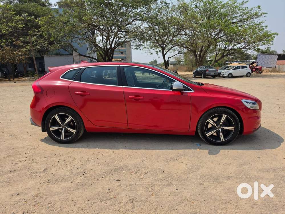 Volvo V40 2017 Diesel Well Maintained