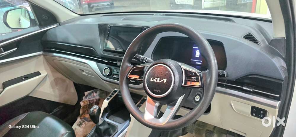 Kia Carens 1.4 Premium 7 Str, 2023, Petrol