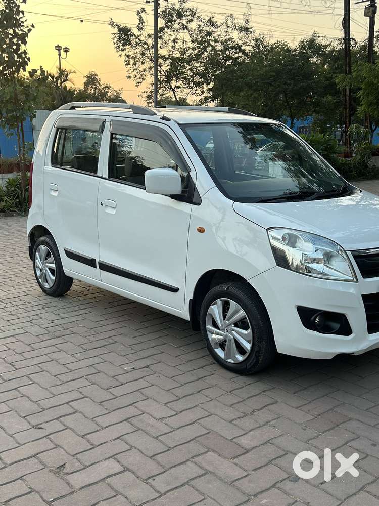 Maruti Suzuki Wagon R Vxi Amt1.2, 2017, Petrol