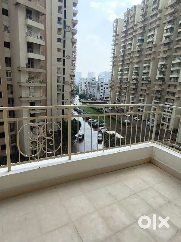 Unused 2bhk semi furnished big size
