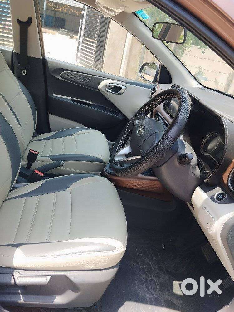 Hyundai Aura Sx Plus Automatic, 2022, Petrol