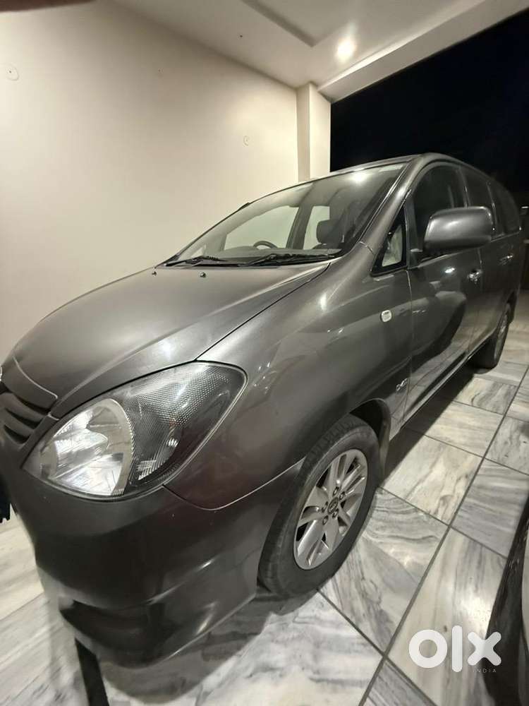 Toyota Innova 2010 Diesel Well Maintained