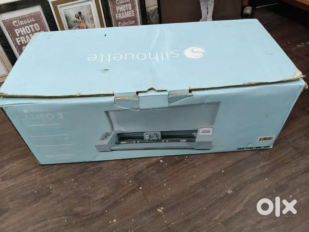 Silhouette cameo 3 sticker cutter machine