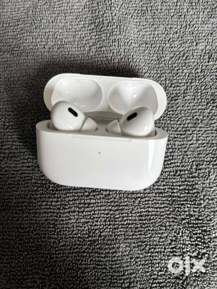 Apple AirPods Pro 2 - Excellent condition with Invoice and Box