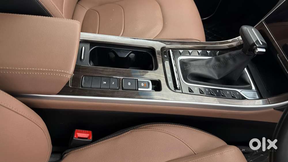 Mg Hector Plus Sharp Pro 1.5 Turbo Petrol Cvt 7 Str, 2024, Petrol