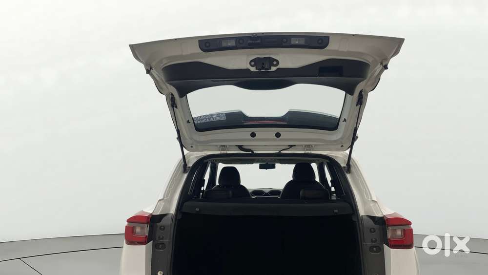Nissan Magnite 1.0 Xv, 2023, Petrol