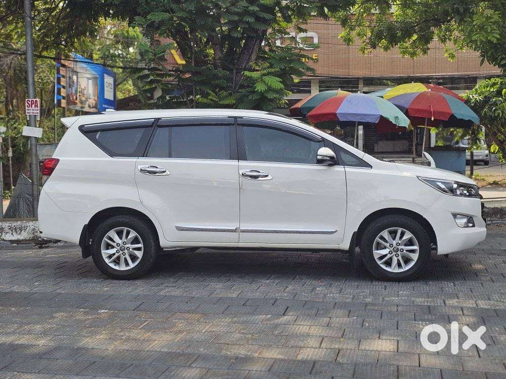 Toyota Innova Crysta 2.8 Gx Automatic 8 Str, 2016, Diesel