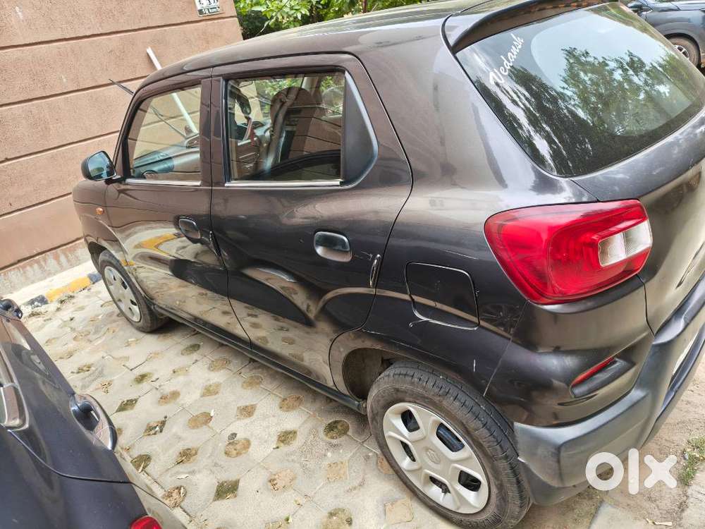Very Good Car Koi Loan Ni Hai And Petrol Me Average Bhut Bdhia Hai