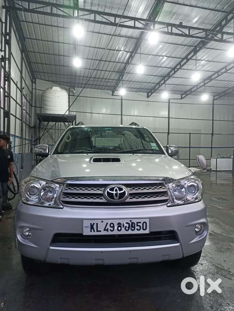 Toyota Fortuner 3.0 4x4 Manual, 2011, Diesel