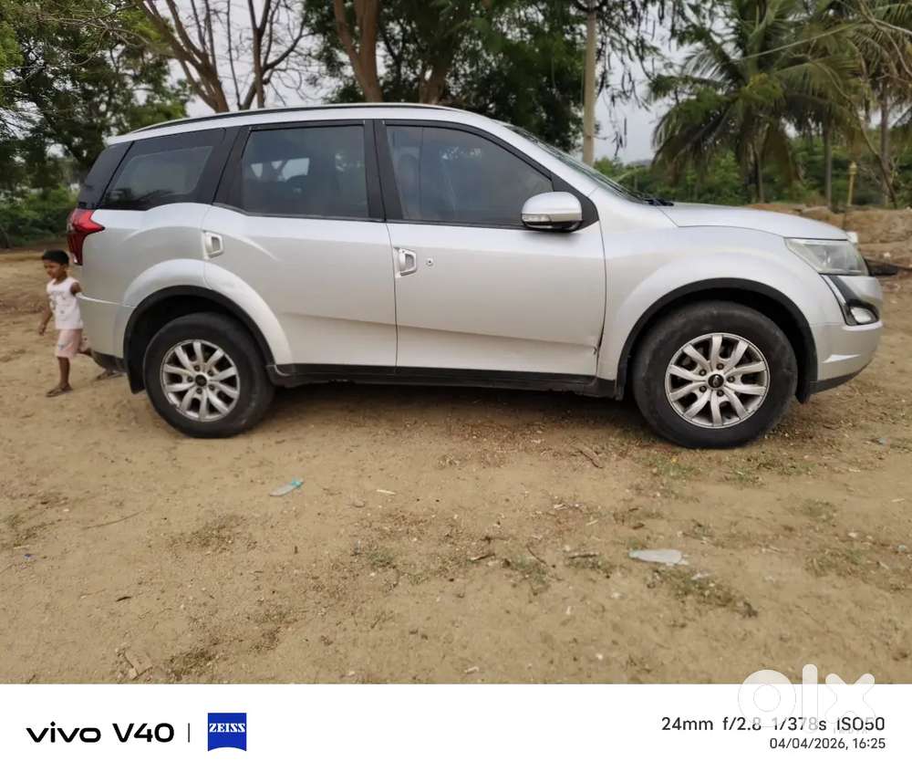 Xuv 500 W9 Sunroof Top And Model