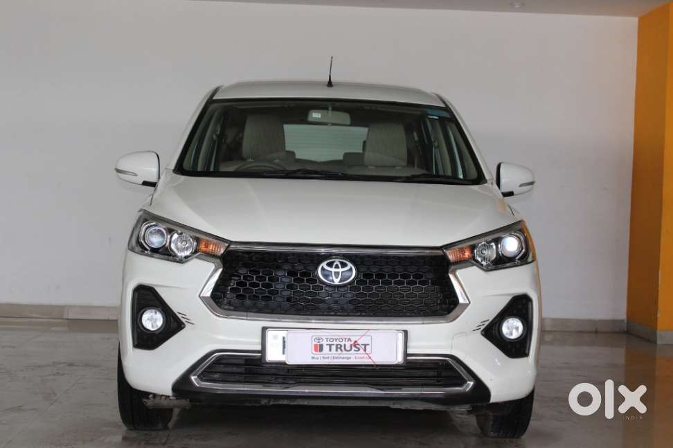 Toyota Rumion V At, 2023, Petrol
