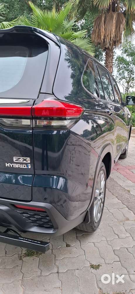 Toyota Innova Hycross 2.0 Zx Hybrid 7 Str, 2024, Petrol