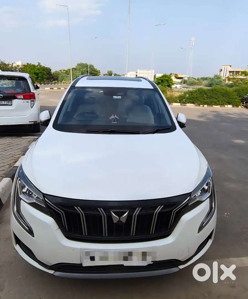 Mahindra Xuv700 2022 Diesel Showroom Condition.