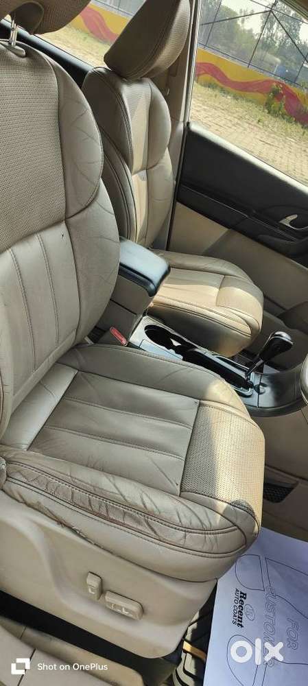 Mahindra Xuv500 At W10 Fwd, 2016, Diesel