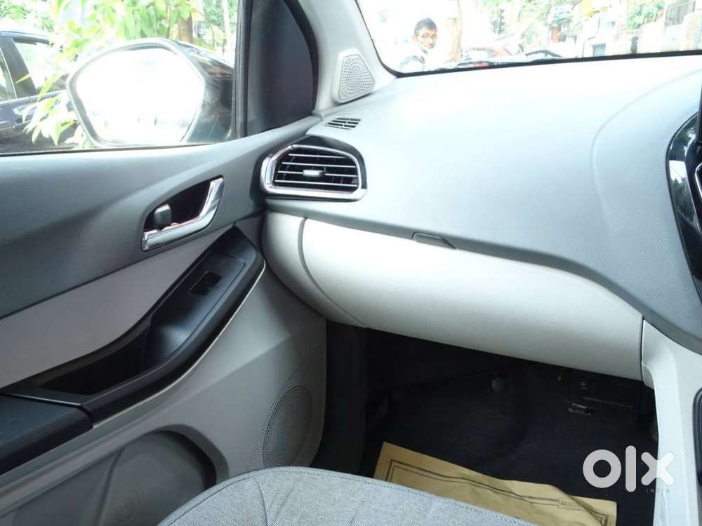 Tata Tiago 1.05 Revotorq Xz Plus Dualtone, 2025, Petrol