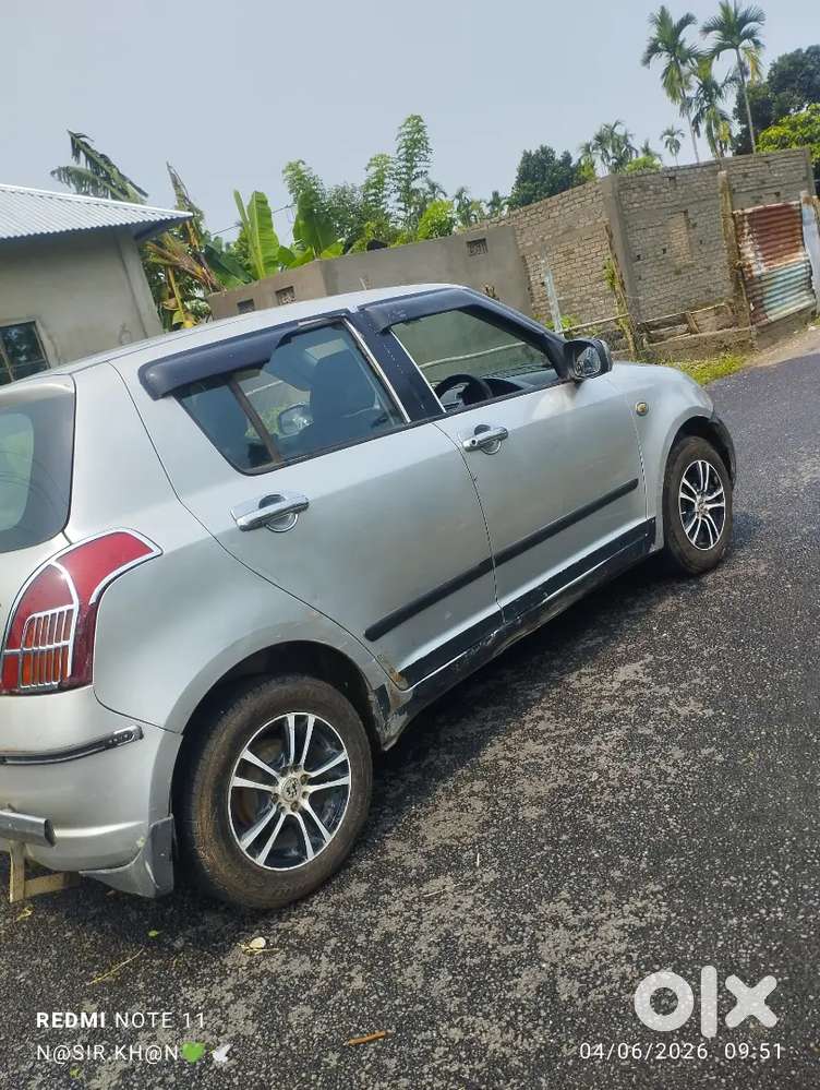 Maruti Suzuki Swift 2005 Petrol 80000 Km Driven
