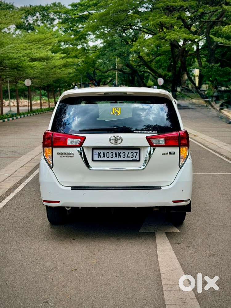 Toyota Innova Crysta 2022 Diesel Well Maintained