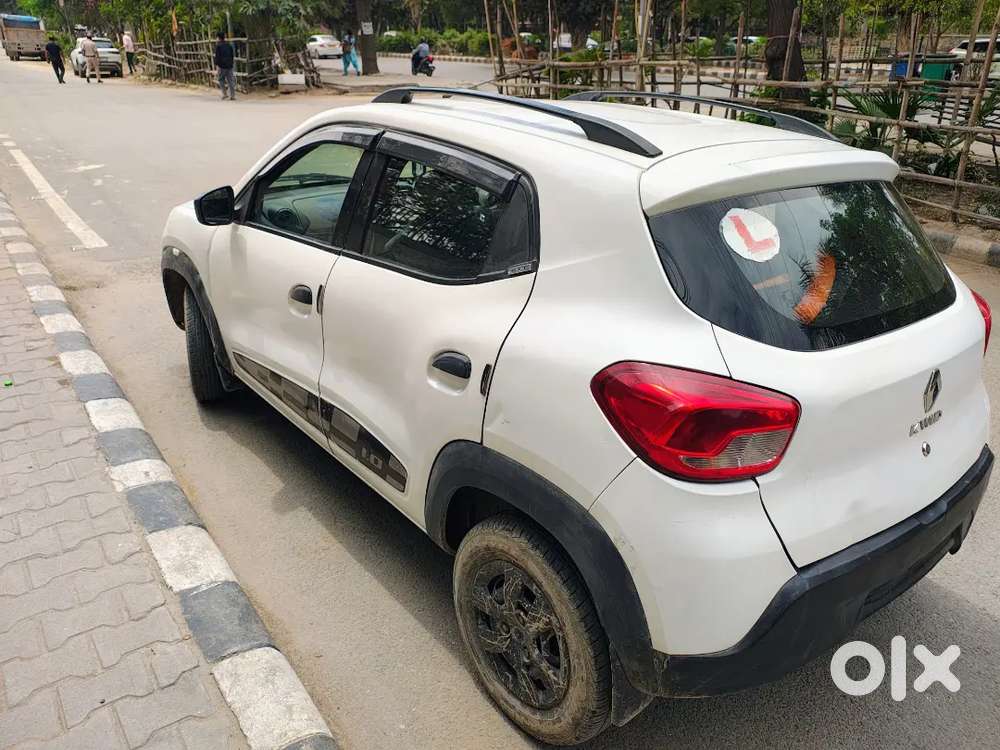 Renault Kwid Rxt Amt 2017 Petrol Well Maintained