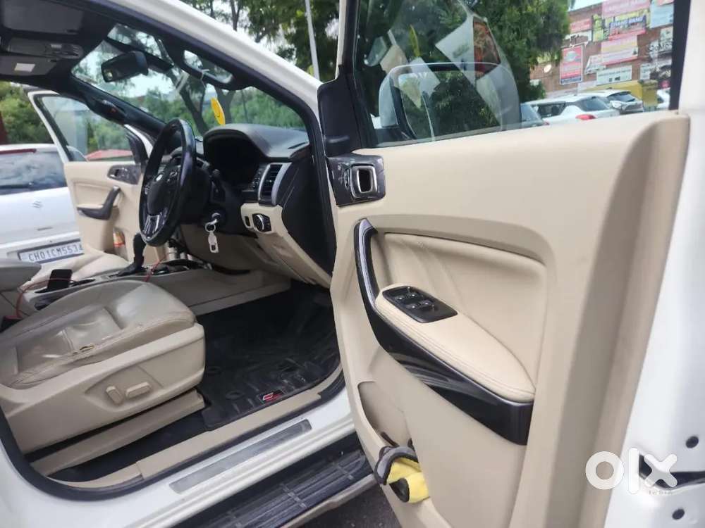 Ford Endeavour Diesel 3.2 Titanium 2016