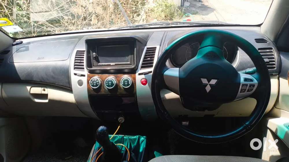 Mitsubishi Pajero Sport 2013 Diesel 180000 Km Driven