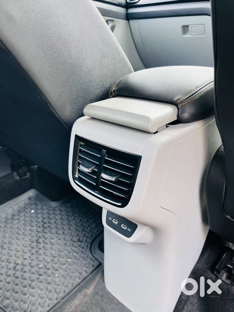 Skoda Kushaq 1.0 Tsi Style At (6 Airbags), 2023, Petrol