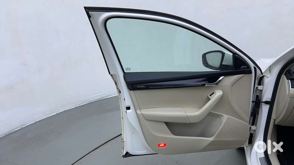 Skoda Octavia 2.0 L K Tsi At, 2018, Petrol