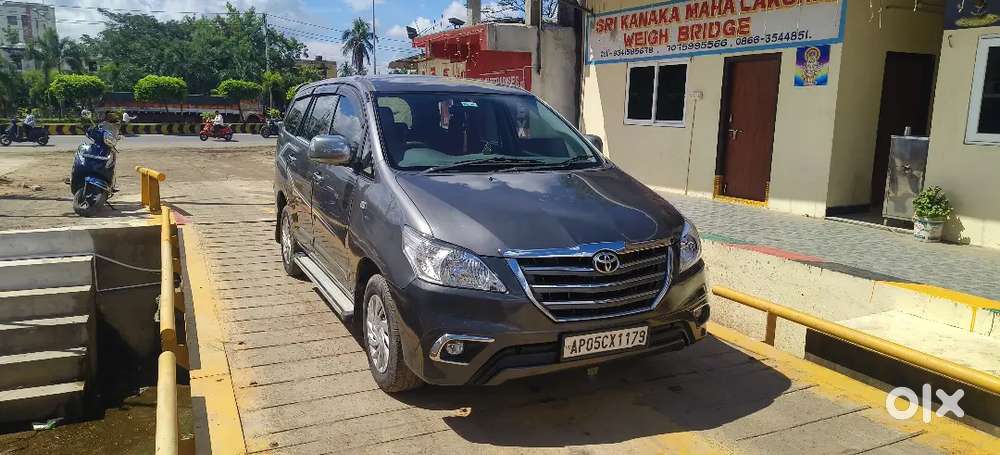 Toyota Innova 2011 Exllent Condition 60%tyres