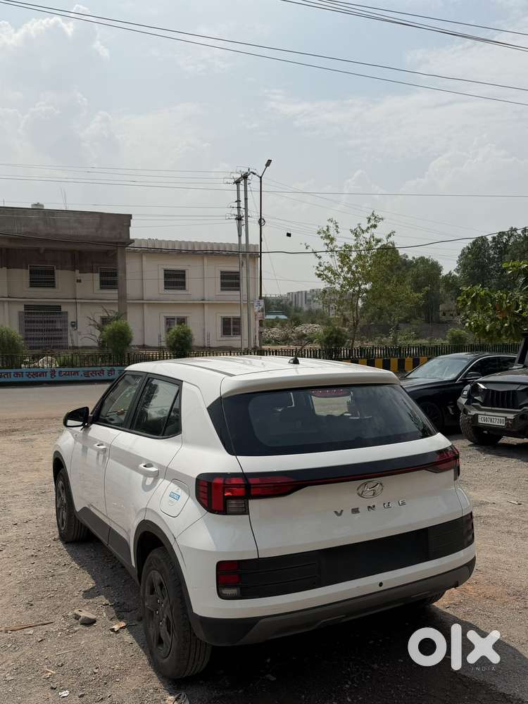 Hyundai Venue E 1.2 Petrol, 2025, Petrol