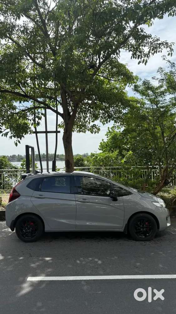 Honda Jazz 1.2 V 2016 Petrol Automatic