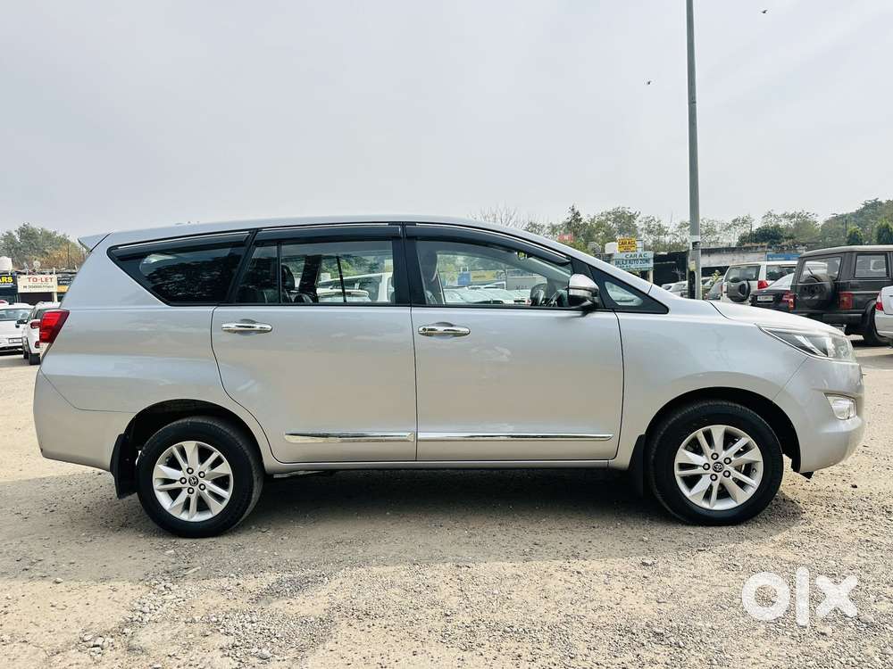 Toyota Innova Crysta 2.4 G Mt, 2016, Diesel