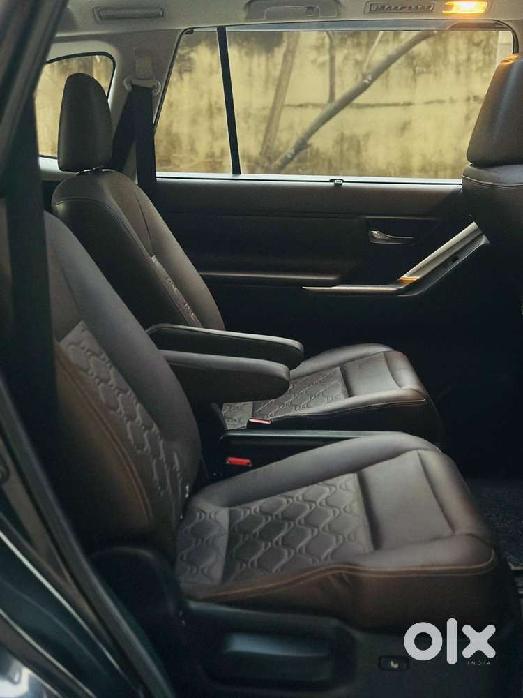 Toyota Innova Hycross 2.0 Zx Hybrid 7 Str, 2023, Petrol