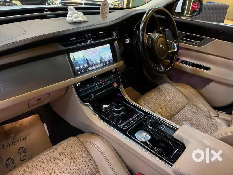 Jaguar Xf, 2019, Petrol