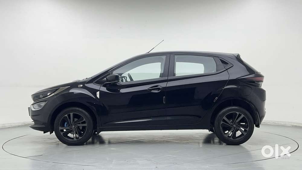 Tata Altroz 1.2 Xza Plus Dark Edition Dct, 2022, Petrol