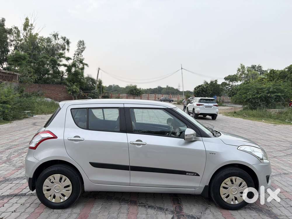 Maruti Suzuki Swift Vxi With Abs, 2012, Petrol