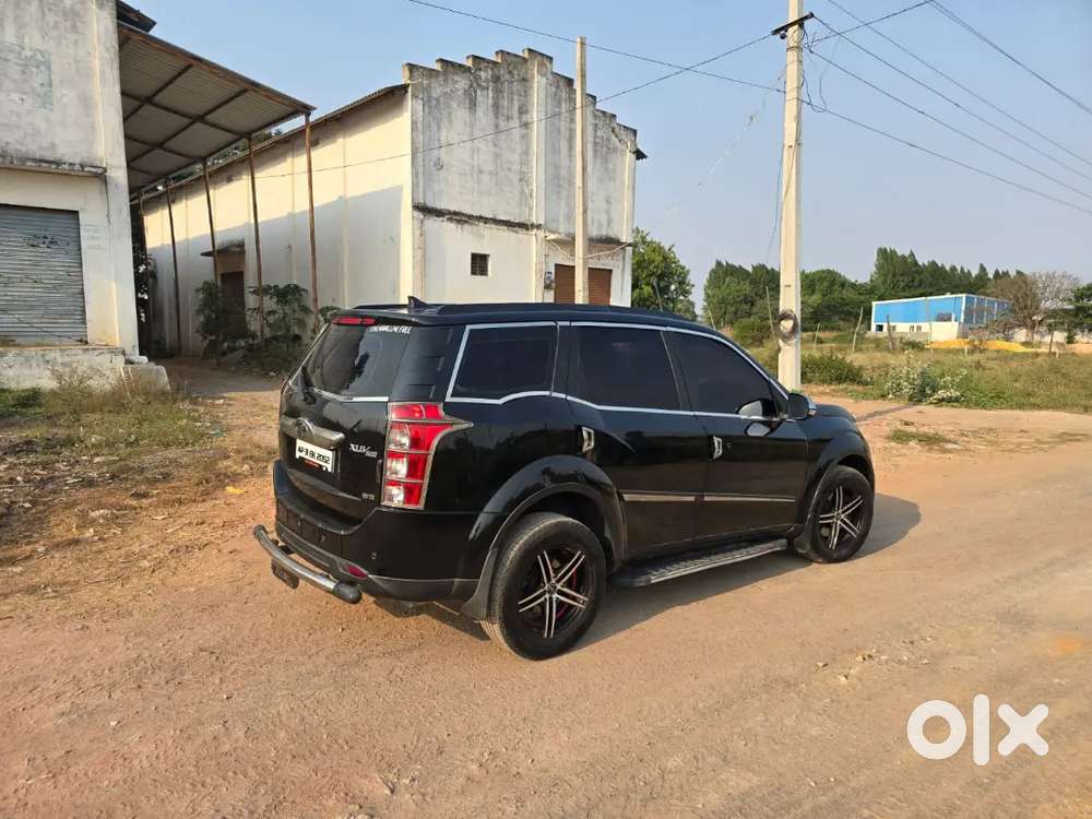 Mahindra Xuv500 2018 Diesel 130000 Km Driven