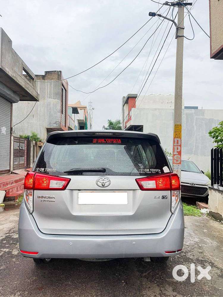 Toyota Innova Crysta 2.4 V 7 Str, 2016, Diesel
