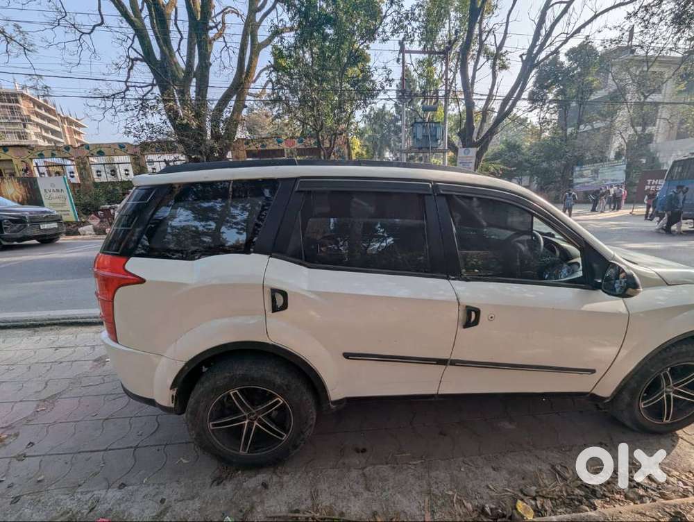 Mahindra Xuv500 2015 Diesel 130000 Km Driven